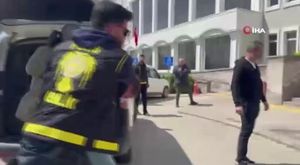 Trafikte 'çiğ köfteli' kadın trafik magandası!