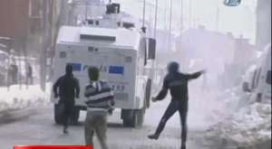 İstanbul'da Polise Saldırı