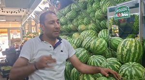 Alev alan elektrikli araç bomba gibi patladı... O anlar kamerada