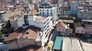 Çocukların yaptığı kardan adamı götürdü