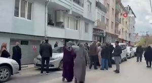 Kurye kılığıyla girdiler, silahla alıkoydular... Özel Harekat kapıları koçbaşıyla kırdı