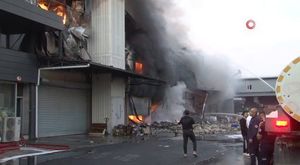 Osmaniye'de Sağanak Yağış Hayatı Felç Etti Yıldırım Kameraya Yansıdı