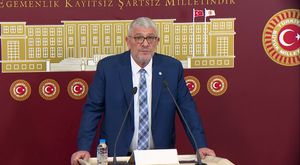 Başkan YAVAŞ “Küresel İklim Değişikliğinin Ankara Üzerindeki Etkileri Paneli`nde konuşma yapıyor 