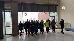 Bursa'da araçların aynalarını kırıp camlarını yumrukladılar! Alkollü şüpheliler...