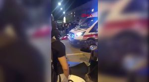 Bursa'da muhtarlığa gelen vatandaşları şiirle karşılıyor