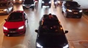 SOKAKTA SİLAHLA DEHŞET SAÇTI: SOSYAL MEDYADA PAYLAŞTI