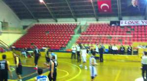 Afyon Belediye evinde galip  İzmir Socar Petkim Spor'