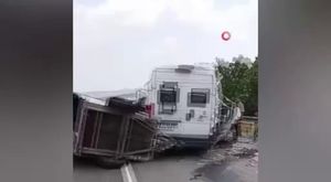 Gece yarısı sokak kavgasında yumruklar konuştu