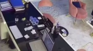 Havaifişek elinde patladı!