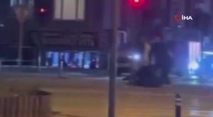 Bursa'da talaş yüklü tır devrildi! Genç sürücü hayatını kaybetti