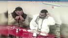 Para ödememek için saçını koparıp yemeğe koydu