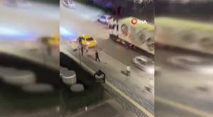 Kavga ettiği kişinin yüzüne uçan tekme attı... O anlar kamerada