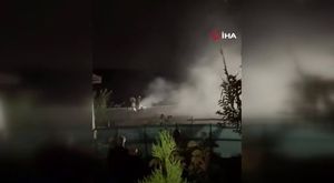 Bursa'da otomobille çarpışan motosikletli yola savruldu!