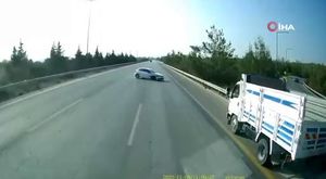 Osmaniye'de Sağanak Yağış Hayatı Felç Etti Yıldırım Kameraya Yansıdı